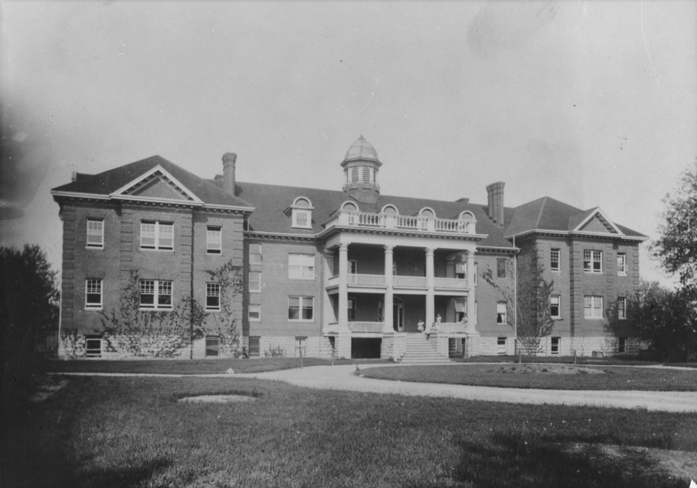 Mohawk Institute, view of the school façade, Brantford, unknown date